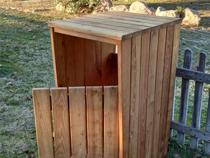 Caixa d'un cos per a cubells d'escombraries