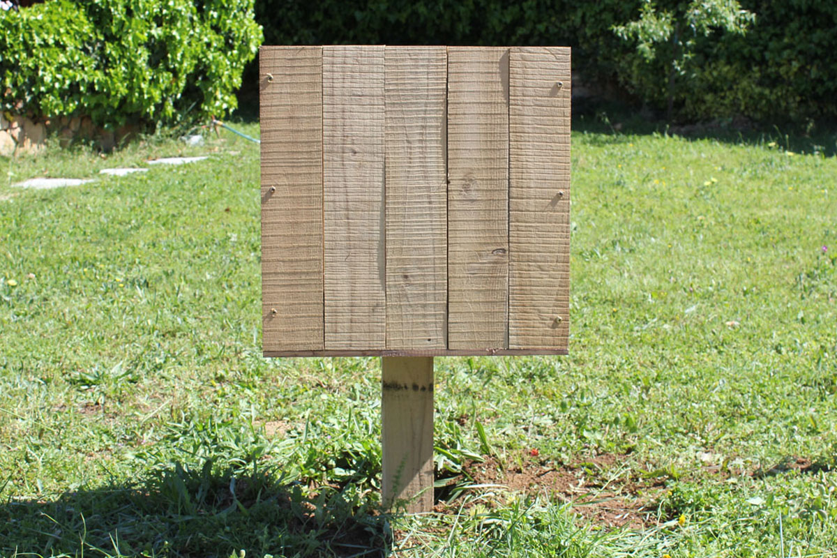 Papelera de madera para parques y jardines